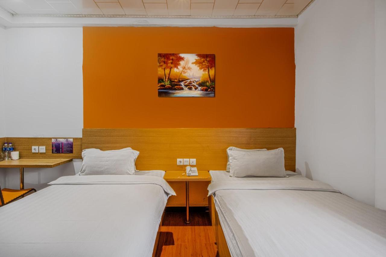 Suba Hotel Jakarta Exterior photo