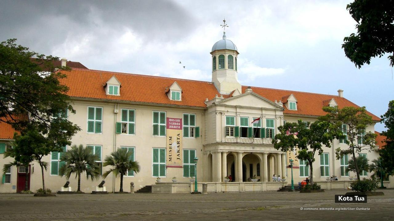 Suba Hotel Jakarta Exterior photo